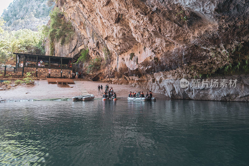 Altinbesik洞穴的入口，Ibradi, Antalya